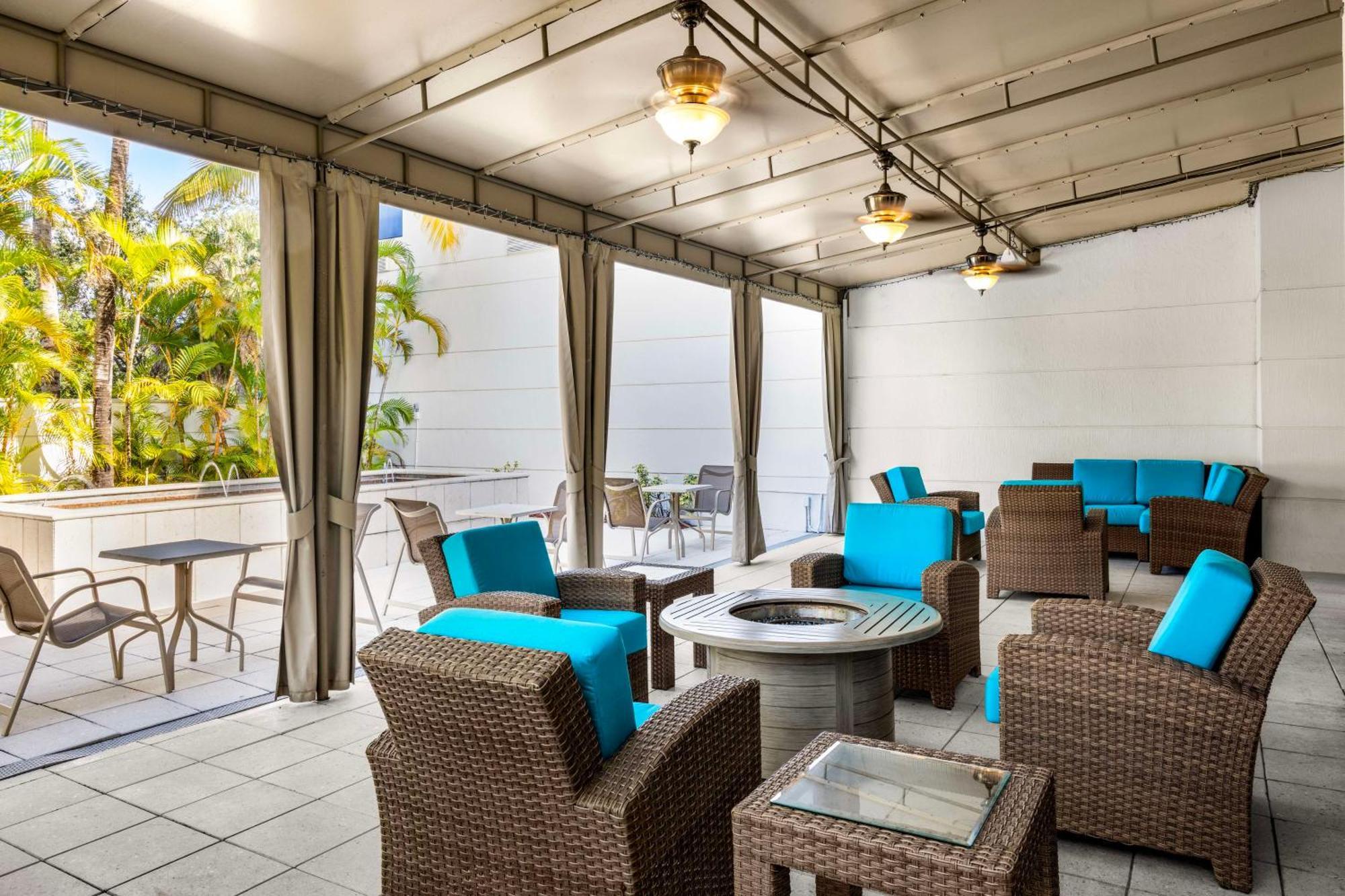 Hilton Garden Inn West Palm Beach Airport Exterior foto